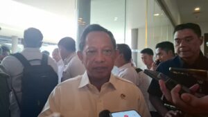 Mendagri Tito Karnavian saat diwawancarai. (BeritaNasional/Bachtiarudin Alam)