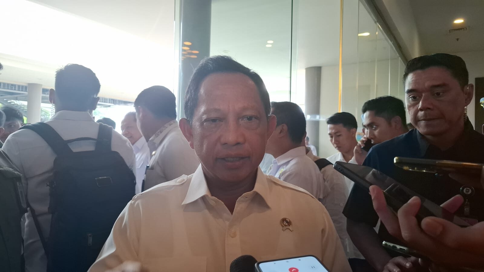 Mendagri Tito Karnavian saat diwawancarai. (BeritaNasional/Bachtiarudin Alam)