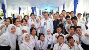 MAHASISWA BARU - Menteri Ketenagakerjaan, Yassierli, mengajak para mahasiswa baru Sekolah Vokasi Institut Pertanian Bogor (IPB) untuk mempersiapkan diri menghadapi tantangan masa depan dengan membangun multi kompetensi serta pola pikir adaptif. Pesan ini disampaikan dalam pembekalan mahasiswa baru di Gymnasium Sekolah Vokasi IPB, Kota Bogor, Jawa Barat, Rabu (13/8/2025). (Foto:Tribunnews)