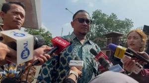 Anggota Kompolnas Choirul Anam menegaskan pihaknya hadir untuk memantau jalannya proses gelar perkara terkait kasus insiden pengemudi ojek online (ojol) hingga menewaskan Affan Kurniawan. Ia berharap kasus berlanjut ke pidana. (Beritasatu.com/Muhammad Aulia Rahman)