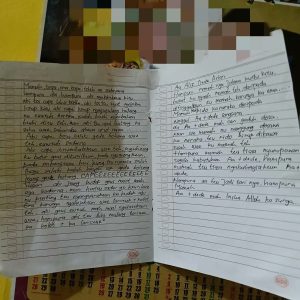 Secarik surat yang ditemukan di rumah kontrakan tempat ketiga jenazah ditemukan tan bernyawa di Kecamatan Banjaran, Kabupaten Bandung, Jawa Barat, Jumat (5/9/2025)