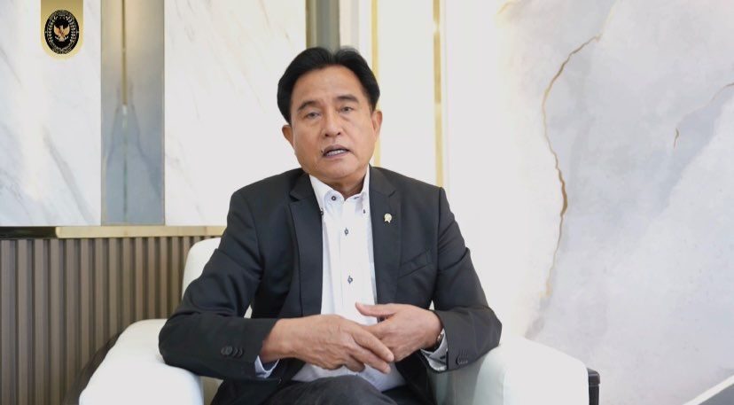 Menteri Koordinator Bidang Hukum, HAM, Imigrasi dan Pemasyarakatan (Menko Kumham Imipas) Yusril Ihza Mahendra saat memberikan keterangan pers di Kantor Kemenko Kumham Imipas, Jakarta, Kamis (4/9/2025). (Foto: Dok Humas Kemenko Kumham Imipas)