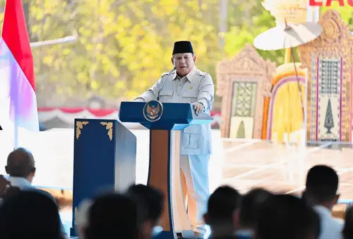 Presiden Prabowo Subianto memberi sambutan pada groundbreaking program Pembangkit Listrik Tenaga Surya (PLTS) 100 Gigawatt peak (GWp), di Gilimanuk, Kabupaten Jembrana, Bali, Selasa (25/8/2026). (Foto: Biro Pers Sekretariat Presiden)