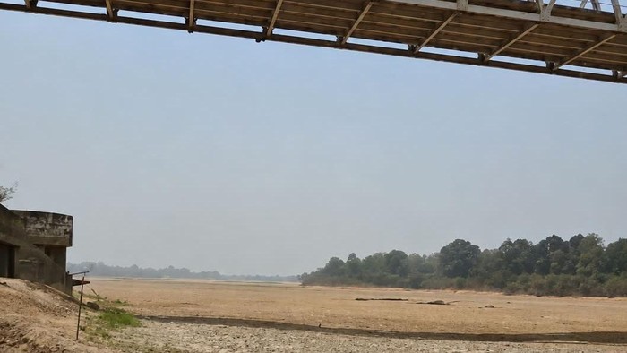 Ilustrasi Sungai Barito mengering. Foto: Istimewa