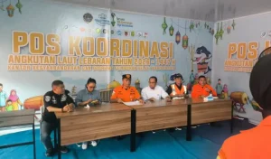 Konferensi pers Basarnas di Kantor Kesyahbandaran dan Otoritas Pelabuhan Kelas 1 Banjarmasin pada Minggu (13/9/2026). Foto: Istimewa