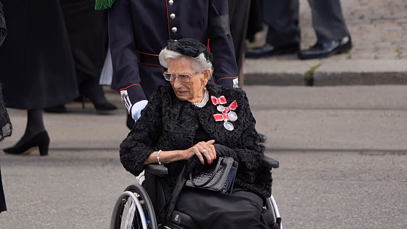 Putri Astrid dari Norwegia meninggalkan Katedral Oslo setelah upacara pemakaman Raja Harald V di Oslo, Rabu, 9 September 2026. (Foto AP/Markus Schreiber)
